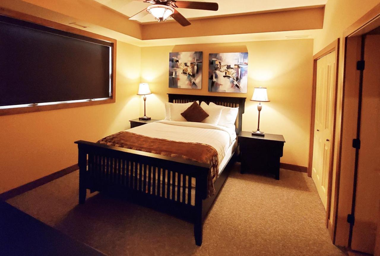 Cozystay Signature Lake Okanagan Resort Келоуна Екстериор снимка