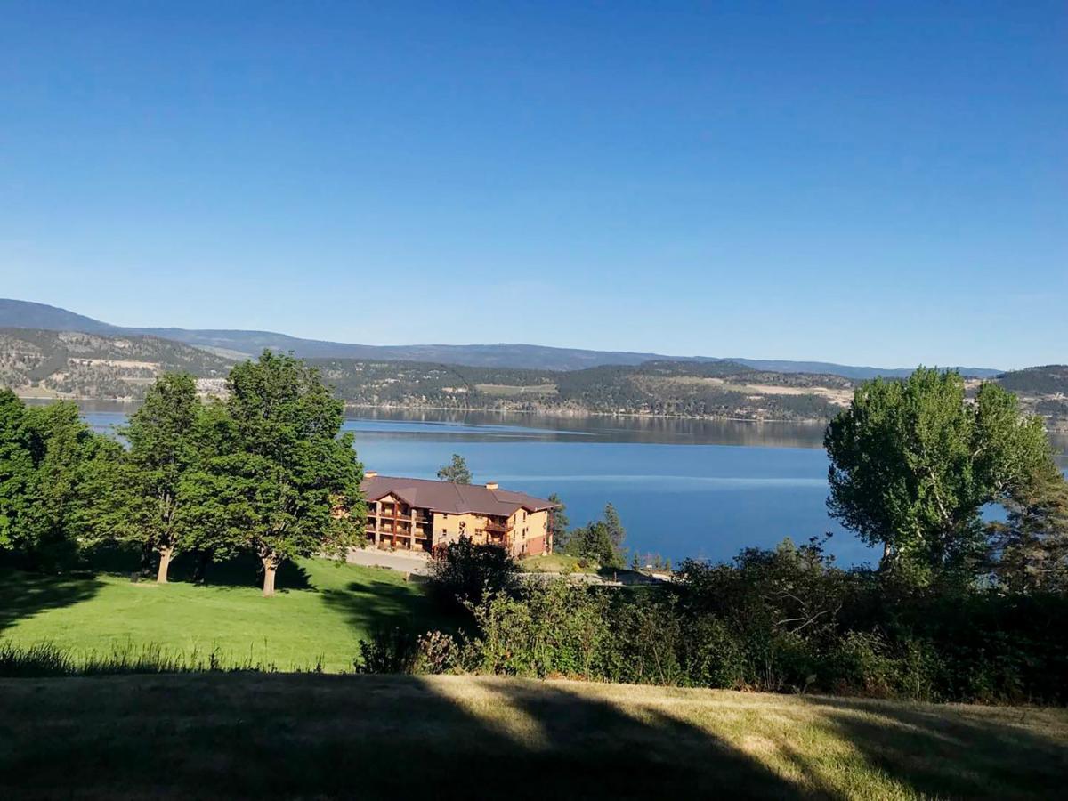 Cozystay Signature Lake Okanagan Resort Келоуна Екстериор снимка