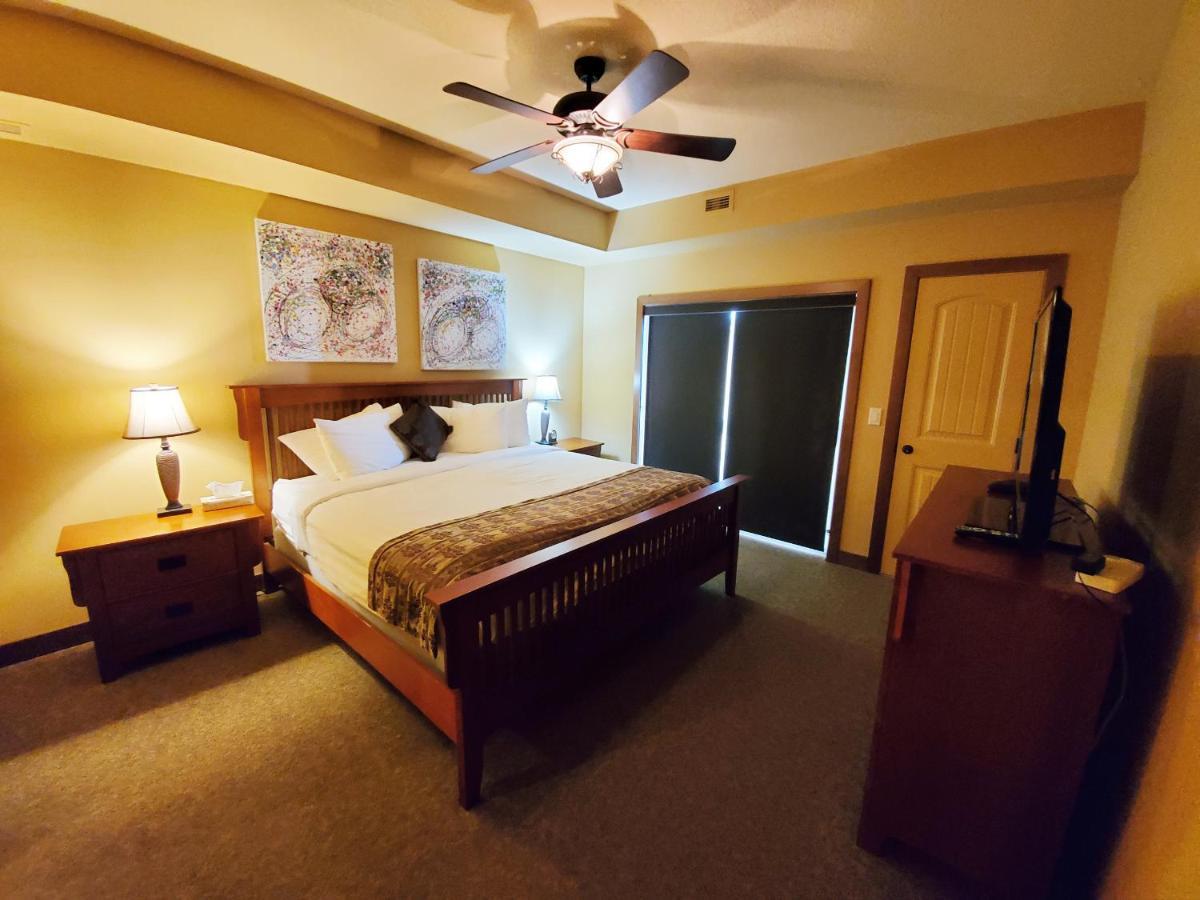 Cozystay Signature Lake Okanagan Resort Келоуна Екстериор снимка