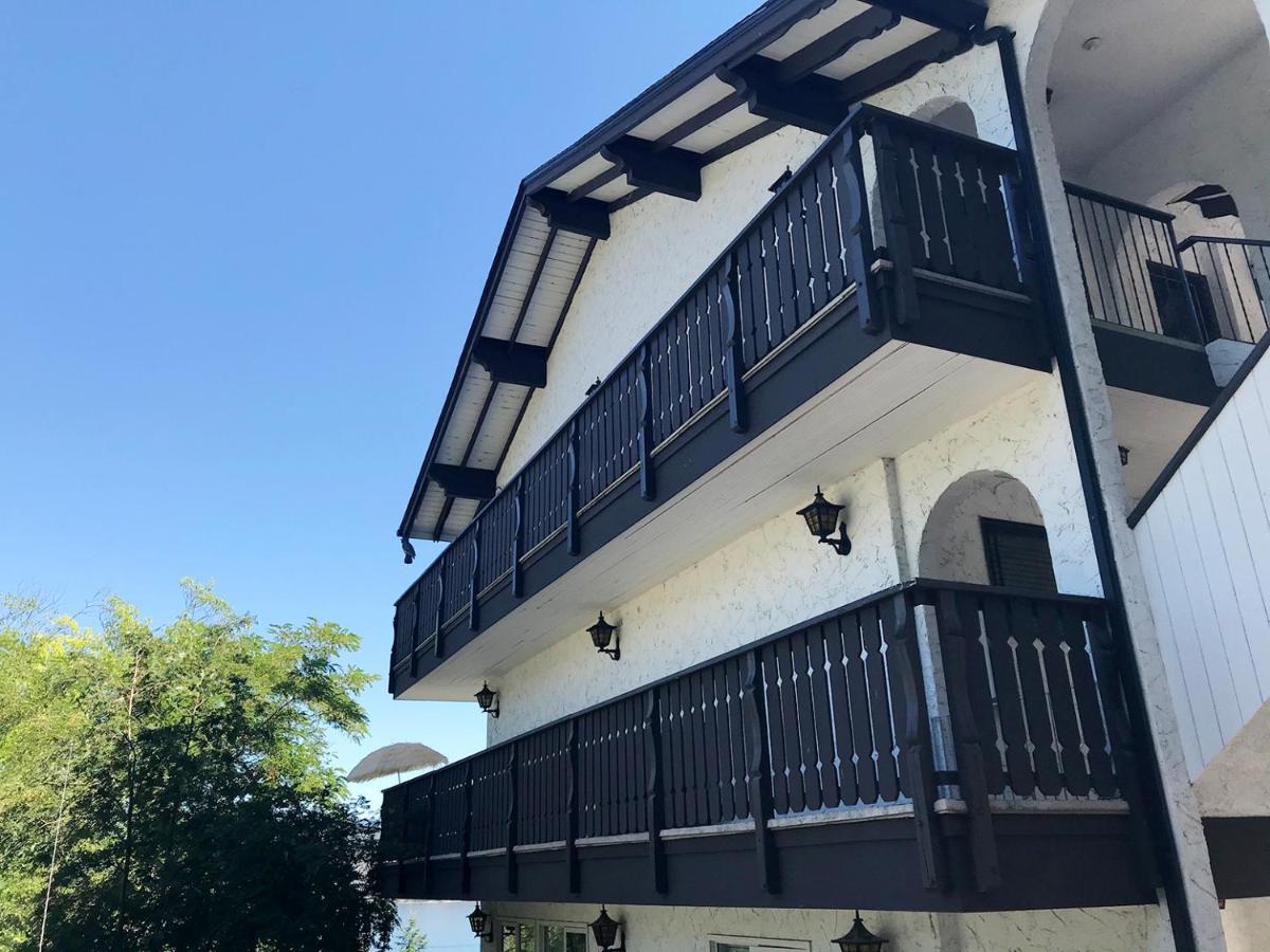 Cozystay Signature Lake Okanagan Resort Келоуна Екстериор снимка
