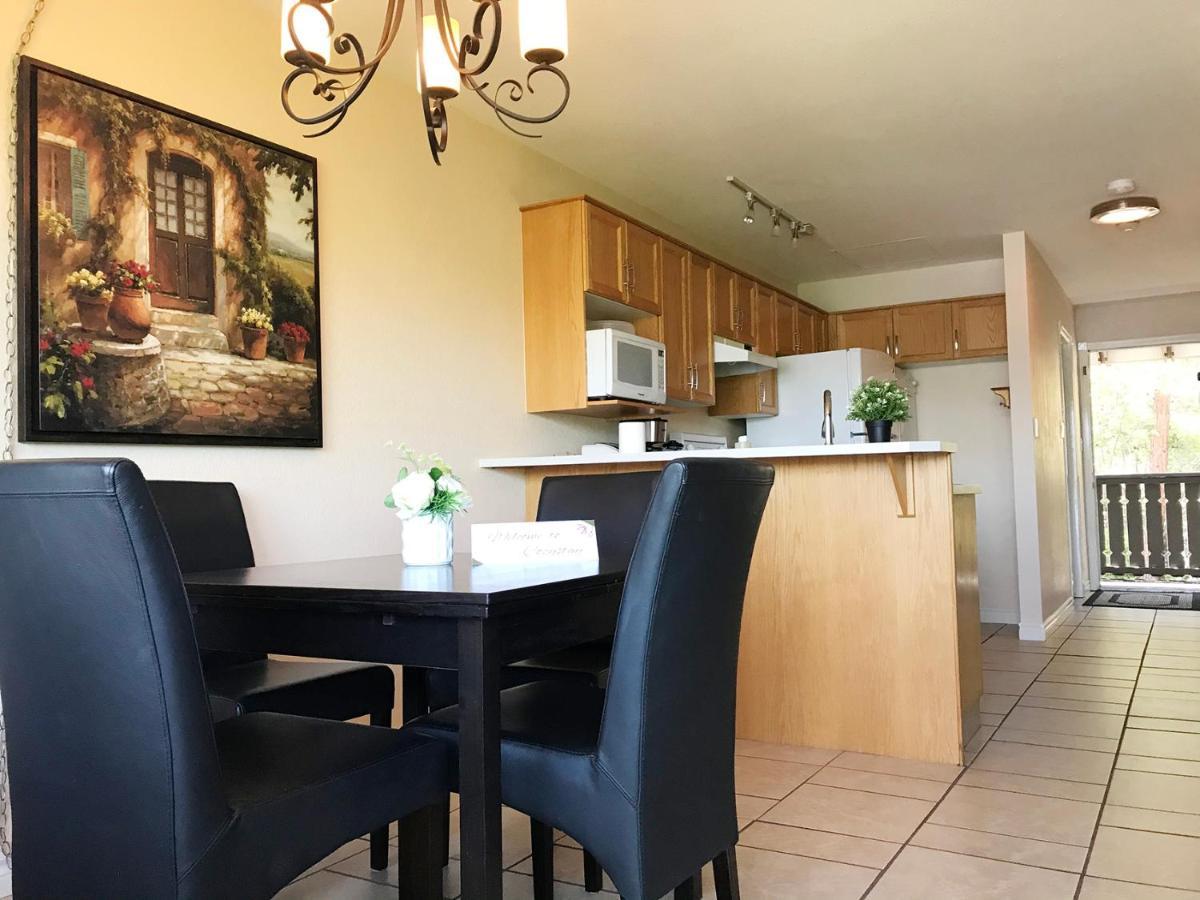 Cozystay Signature Lake Okanagan Resort Келоуна Екстериор снимка