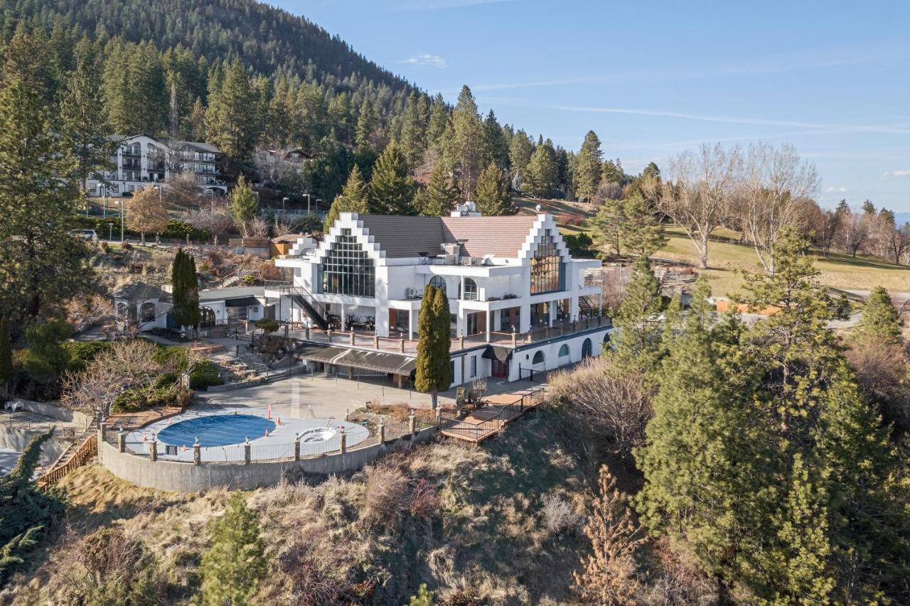 Cozystay Signature Lake Okanagan Resort Келоуна Екстериор снимка